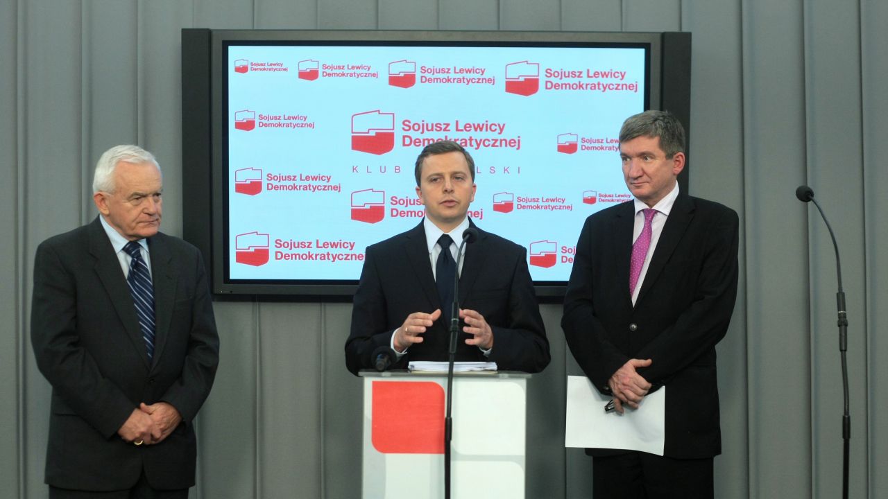 Leszek Miller, Dariusz Joński i Jerzy Wenderlich podczas środowego briefingu prasowego (fot. PAP/Leszek Szymański) Leszek Miller, Dariusz Joński i Jerzy Wenderlich podczas środowego briefingu prasowego (fot. PAP/Leszek Szymański)