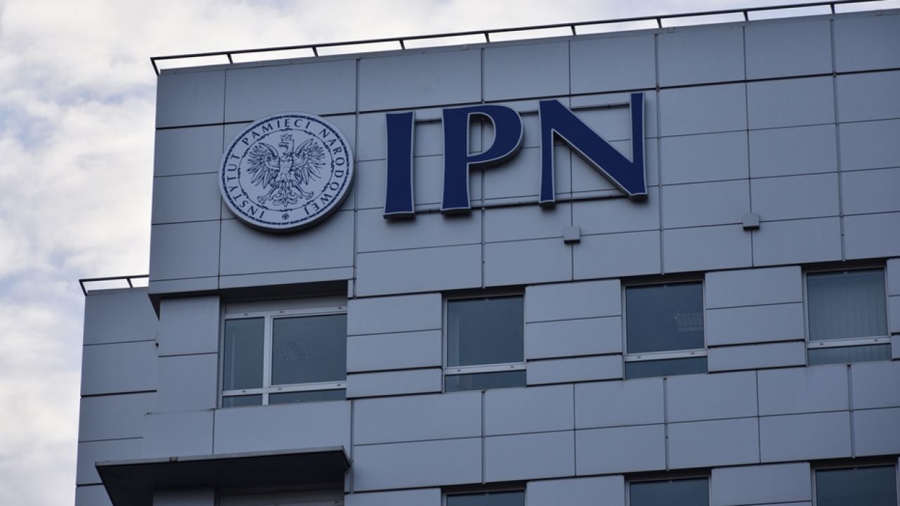 Prezes IPN poinformował, że dr Tomasz Greniuch złożył rezygnację ze stanowiska dyrektora oddziału IPN we Wrocławiu (fot. Shutterstock) Prezes IPN poinformował, że dr Tomasz Greniuch złożył rezygnację ze stanowiska dyrektora oddziału IPN we Wrocławiu (fot. Shutterstock)