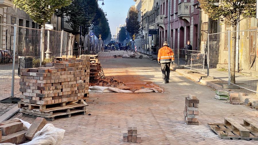 Wakacyjne remonty w Łodzi. Urząd miasta wskazał 52 lokalizacje /Fot. Marek Szybka