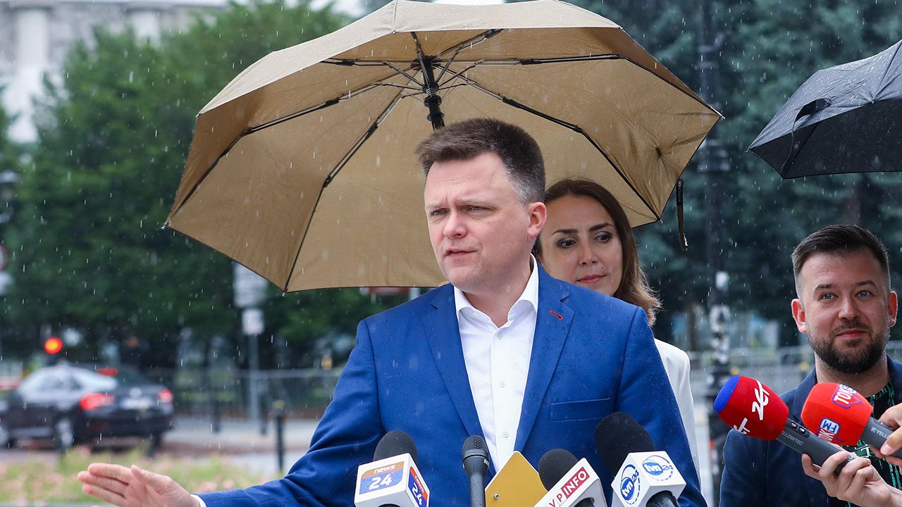 Coraz mniej Polaków ufa Szymonowi Hołowni (fot. arch.PAP/Rafał Guz)