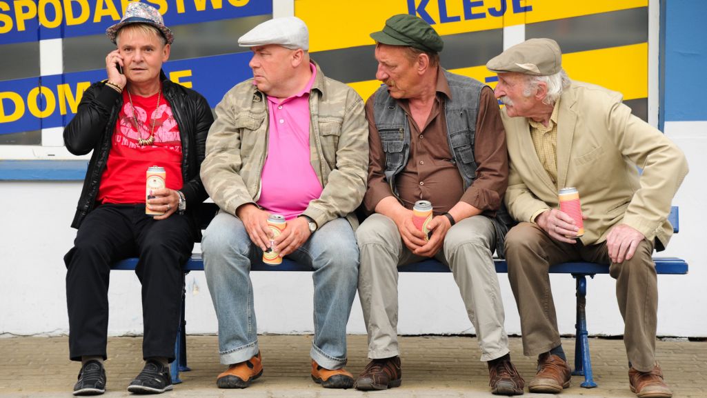 W serialu „Ranczo” Piotr Pręgowski, Bogdan Kalus, Sylwester Maciejewski i Franciszek Pieczka zagrali bywalców słynnej „ławeczki”. Fot. Krzysztof Wellman/TVP