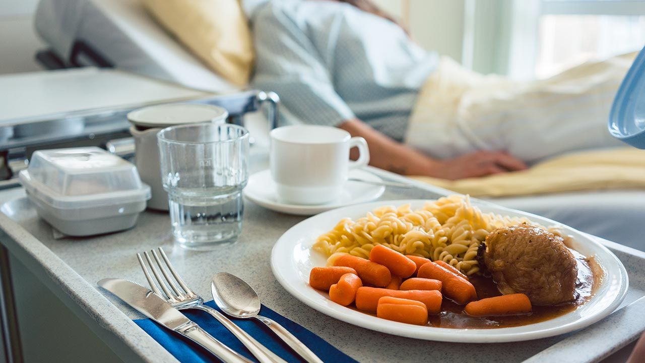 Prawidłowe żywienie ma ogromne znaczenie w procesie zdrowienia (fot. Shutterstock/Kzenon) Prawidłowe żywienie ma ogromne znaczenie w procesie zdrowienia (fot. Shutterstock/Kzenon)