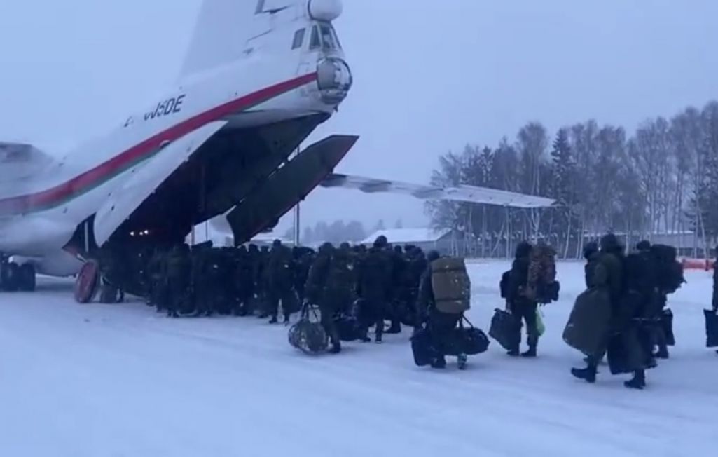 Беларускіх вайскоўцаў адпраўляюць у Расею набываць досвед. Скрыншот відэа: Мінабароны / Telegram
