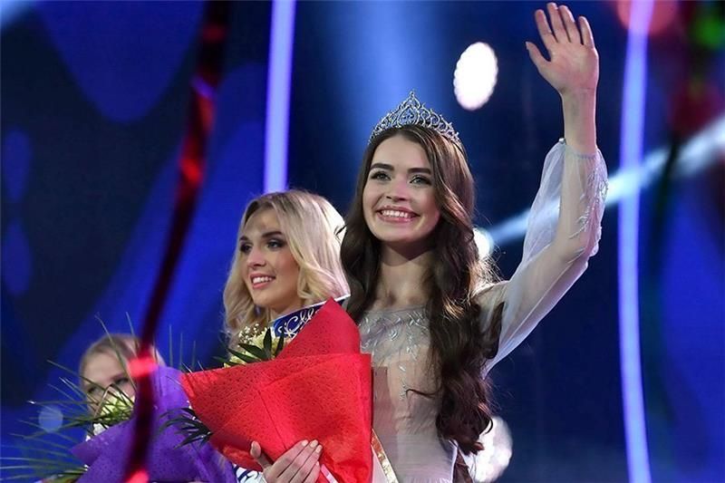 Марыя Васілевіч пасля перамогі ў конкурсе прыгажосці «Міс Беларусь». Менск, Беларусь. 4 траўня 2018 года. Фота: БелТА