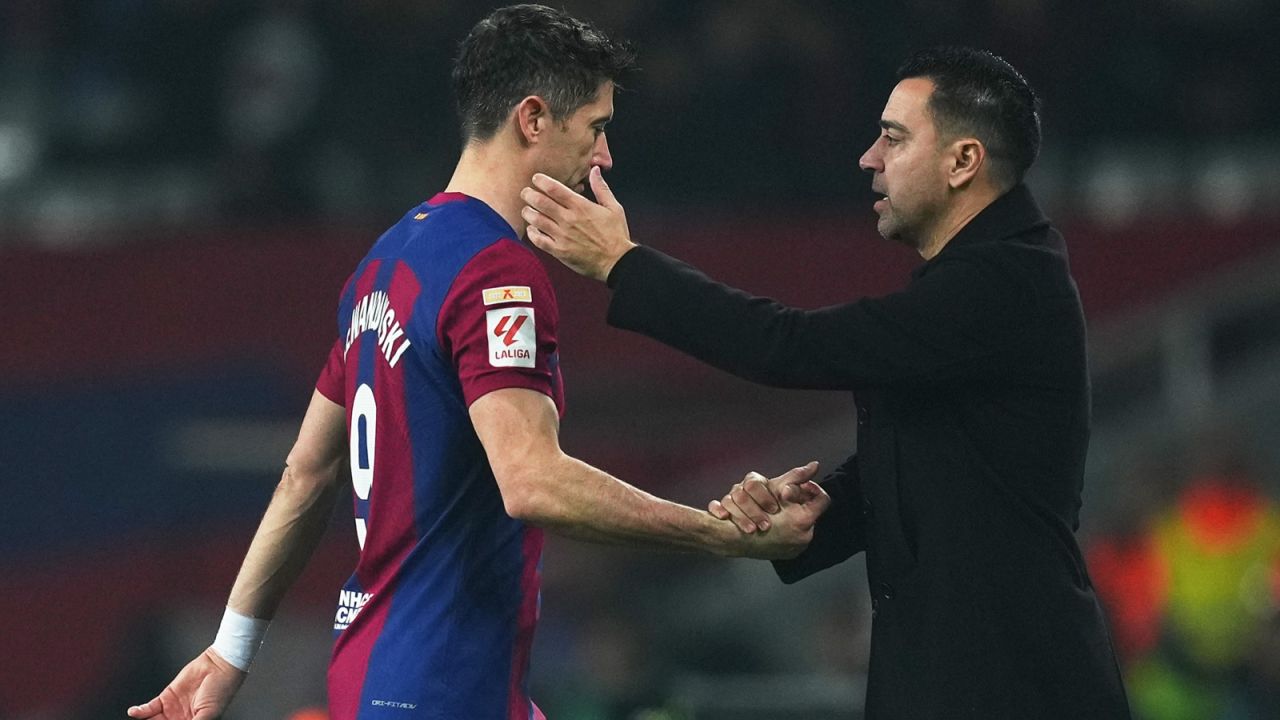 Xavi i Joan Laporta (fot. Getty)