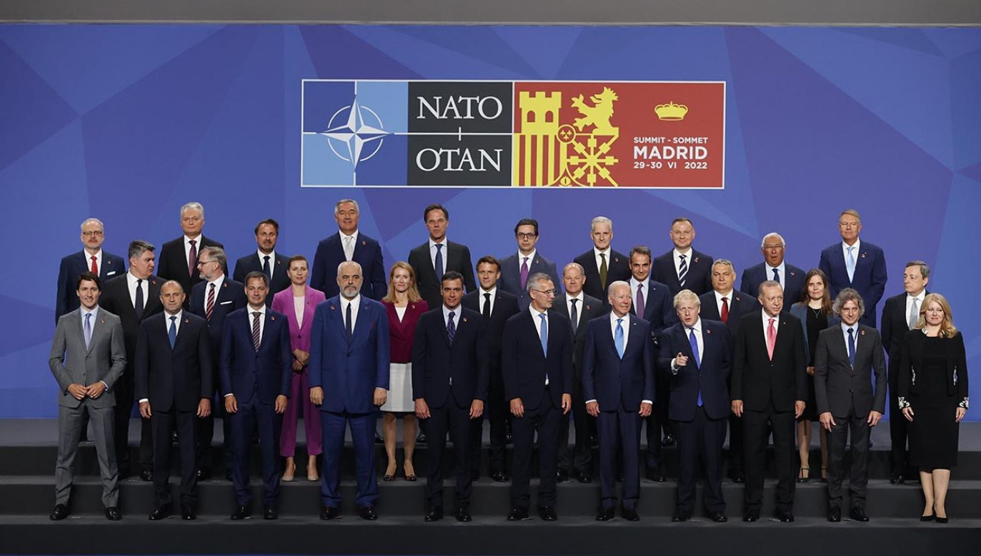 Przywódcy państw Sojuszu Północnoatlantyckiego na szczycie w Madrycie (fot.  PAP/EPA/JuanJo Martin)