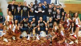 Klub z Torunia może zniknąć z koszykarskiej mapy (fot. Getty).