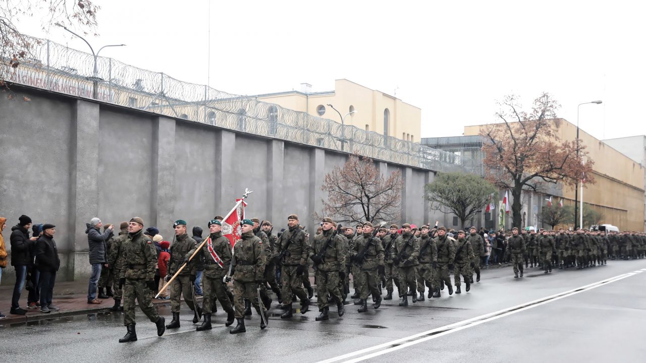 Żołnierze złożyli przysięgę w miejscu kaźni rtm. Pileckiego w areszcie śledczym na Mokotowie w stolicy (fot. PAP/Tomasz Gzell)