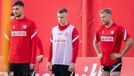 Kacper Kozłowski w środku (fot. Getty)