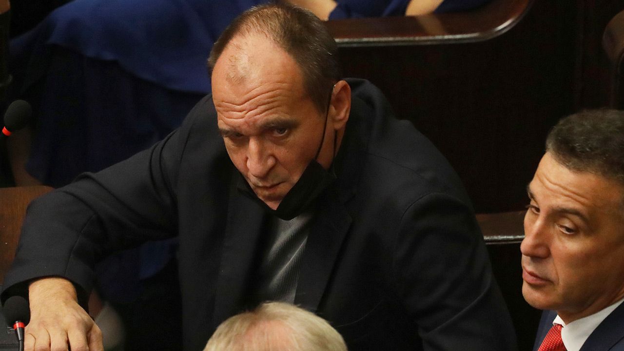 Paweł Kukiz „za” komisją śledczą, ale stawia warunek (fot. PAP/Albert Zawada) Paweł Kukiz „za” komisją śledczą, ale stawia warunek (fot. PAP/Albert Zawada)
