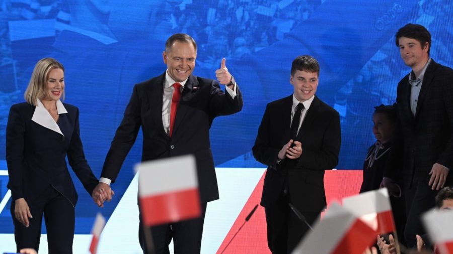 Karol Nawrocki dostał wyjątkowo wysoką liczbę głosów w wyborach i pobił rekord Andrzeja Dudy (fot. PAP/Marcin Obara)