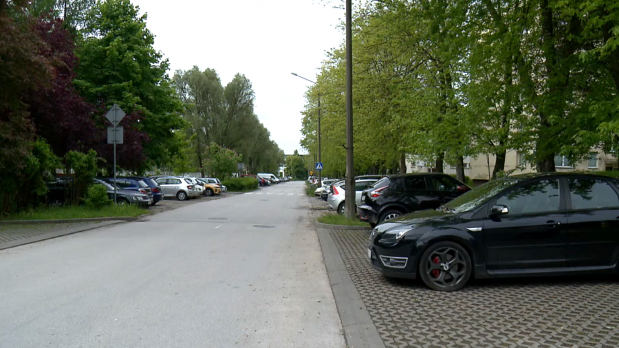 Strefa zamieszania. Kierowcy uprawnieni do darmowego parkowania otrzymali… wezwania do zapłaty