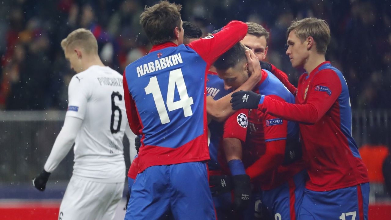 Zespół CSKA po zdobyciu bramki (fot. PAP)