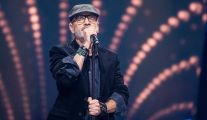 Stanley Czech, podopieczny Andrzeja Piasecznego, w półfinale programu „The Voice Senior” wykonuje utwór „Eli lama sabachtani” zespołu Wilki. 
