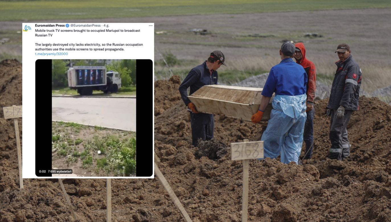Mieszkańcy układają zamordowanych w grobach. Rosjanie przywożą wozy z propagandą (fot. EPA/ALESSANDRO GUERRA PAP/EPA, Twitter.com)