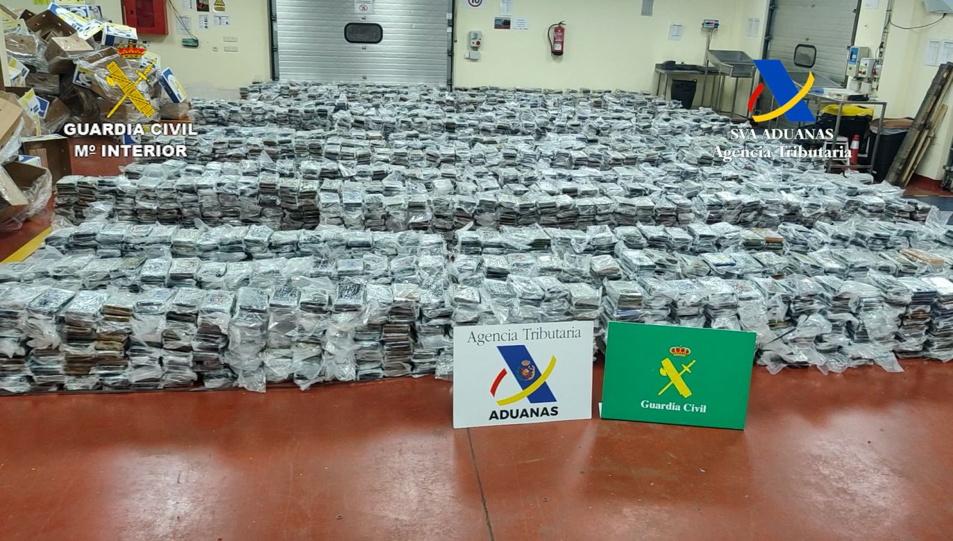 Przejęcie tak dużego ładunku kokainy to duży cios dla karteli i ich klientów (fot. Guardia Civil)