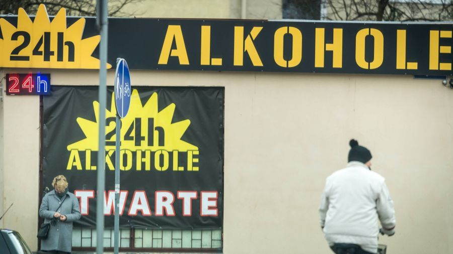Radni zdecydowali. Zakaz sprzedaży alkoholu nocą (fot. PAP/Tytus Żmijewski)