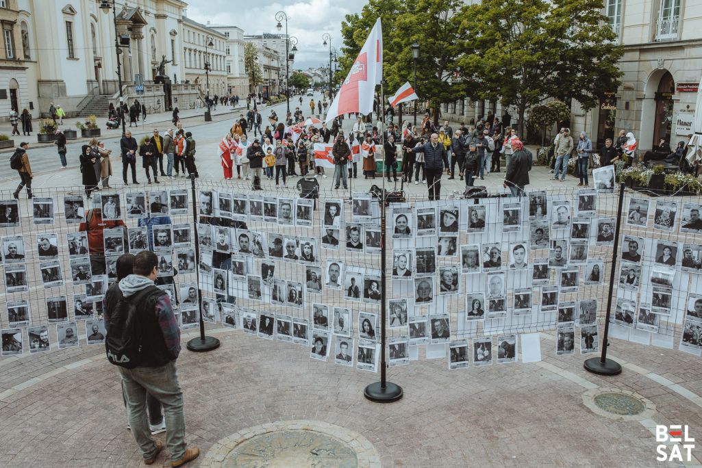 Акцыя «Шлях да волі праз кайданы», прысвечаная Дню салідарнасці з палітвязнямі Беларусі. Варшава, Польшча. 18 траўня 2025 года. Фота: Рауль Дзюк / Белсат