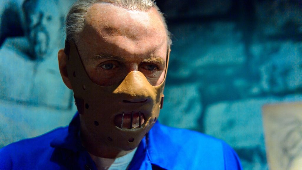 Dr Hannibal Lecter to postać wyrachowana, intelignetna i... śmiertelnie niebezpieczna. W filmach tj. „Milczenie owiec” czy „Hannibal” w rolę psychiatry o morderczych skłonnościach wcielił się Anthony Hopkins. Fot. Anton_Ivanov/Shutterstock