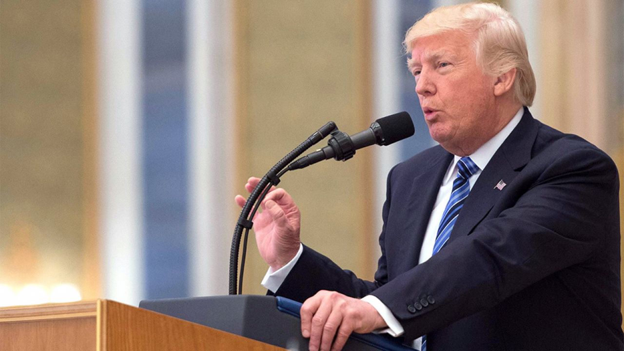 „Pozbądźcię się terrorystów!” – apelował Trump (fot. PAP/EPA/SAUDI PRESS AGENCY) „Pozbądźcię się terrorystów!” – apelował Trump (fot. PAP/EPA/SAUDI PRESS AGENCY)