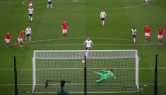 Harry Kane strzela gola Polsce (fot. Getty Images)