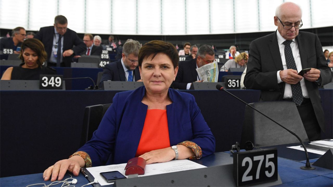 Beata Szydło stara się o funkcję szefowej komisji zatrudnienia (fot. PAP/Radek Pietruszka) Beata Szydło stara się o funkcję szefowej komisji zatrudnienia (fot. PAP/Radek Pietruszka)