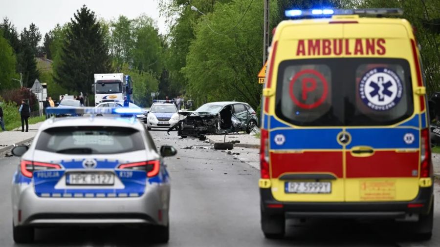 Dwa poważne wypadki. Jeden tuż po drugim (fot. Darek Delmanowicz PAP zdj. ilust.)