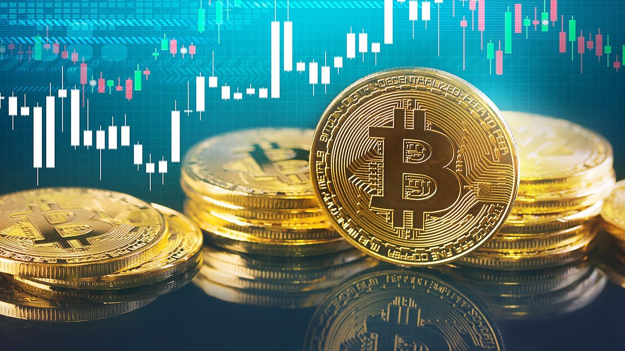 Bitcoin osiąga rekordowe wartości (fot. Shutterstock) Bitcoin osiąga rekordowe wartości (fot. Shutterstock)
