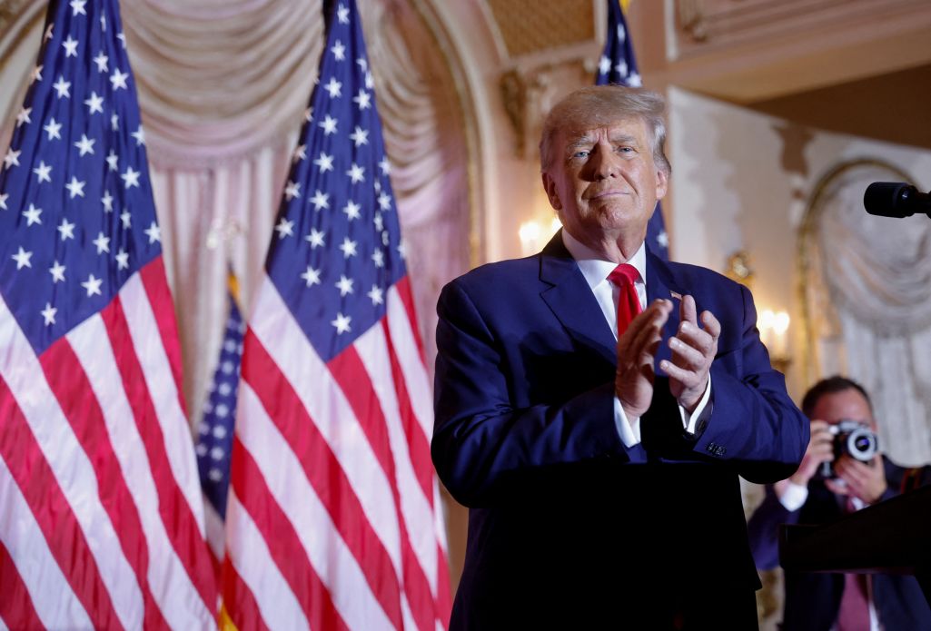 Доналд Трамп пасля заявы пра планы ўдзельнічаць у наступных выбарах прэзідэнта ЗША. 15 лістапада 2022 года. (Фота: Jonathan Ernst / Reuters / Forum)