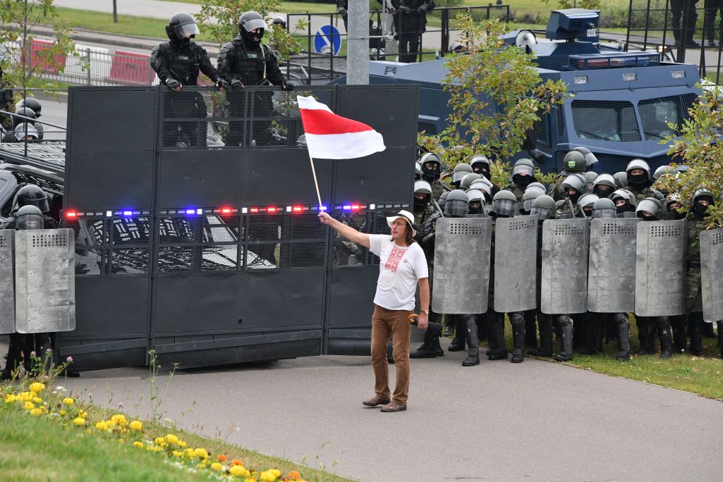 Мастак Алесь Пушкін на акцыі пратэсту. Лета 2020 года. (Фота: асабісты архіў Алеся Пушкіна)