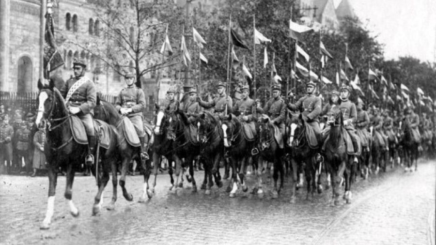 Zaplanowano też pokaz rekonstruktorów obsługi historycznej niemieckiej armaty polowej 77 mm (fot. mat. prasowe organizatora)