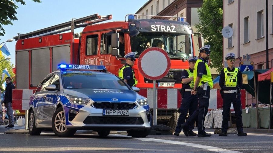 Policjanci zabezpieczali pielgrzymkę do Piekar Śląskich. Fot. Policja Śląska Piekary