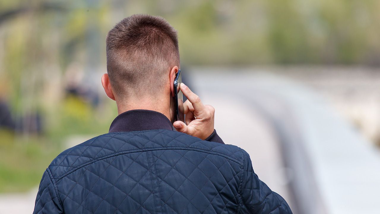Policjant zadzwonił na skradziony telefon. Złodziej się przedstawił
