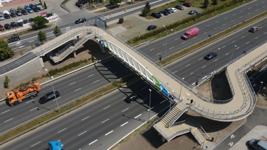 Kładka nad ul. Struga w Szczecinie otwarta. Jest bezpieczniej