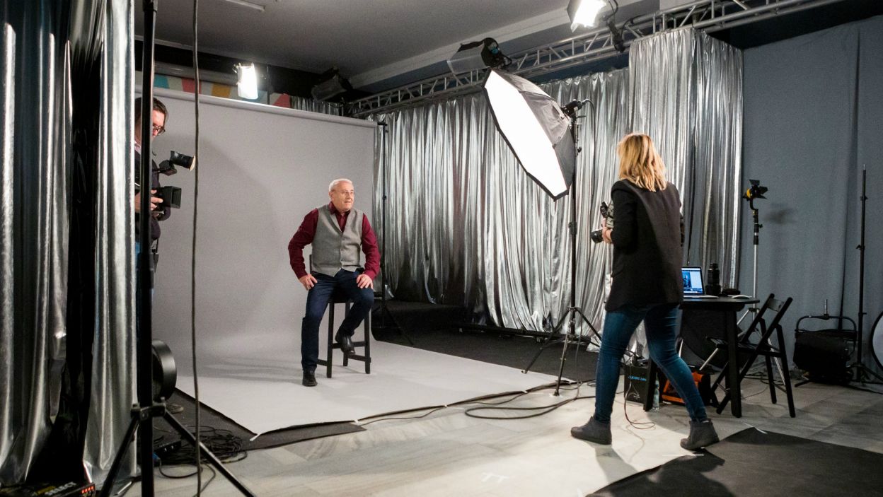 Na koniec uczestnicy programu dostali szansę spojrzenia na siebie z innej perspektywy – profesjonalnego fotografa (fot. TVP)