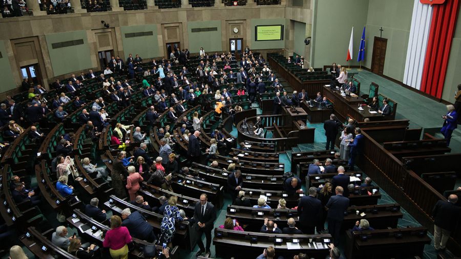 Sejm wznowi obrady 8 maja (fot. PAP/Tomasz Gzell)