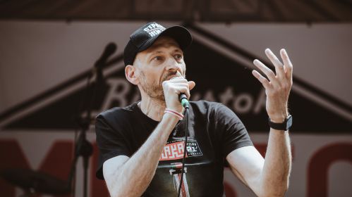 Сустрэча з Сяргеем Ціханоўскім на фестывалі «Tutaka». Гарадок, Польшча. 13 ліпеня 2025 года. Фота: Рауль Дзюк / Белсат
