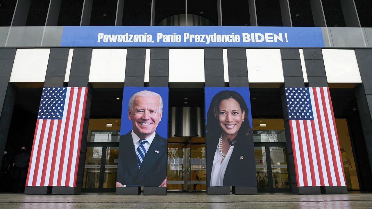 Siedzibia urzędu marszałkowskiego mieści się w Poznaniu przy al. Niepodległości (fot. PAP/Jakub Kaczmarczyk) Siedzibia urzędu marszałkowskiego mieści się w Poznaniu przy al. Niepodległości (fot. PAP/Jakub Kaczmarczyk)