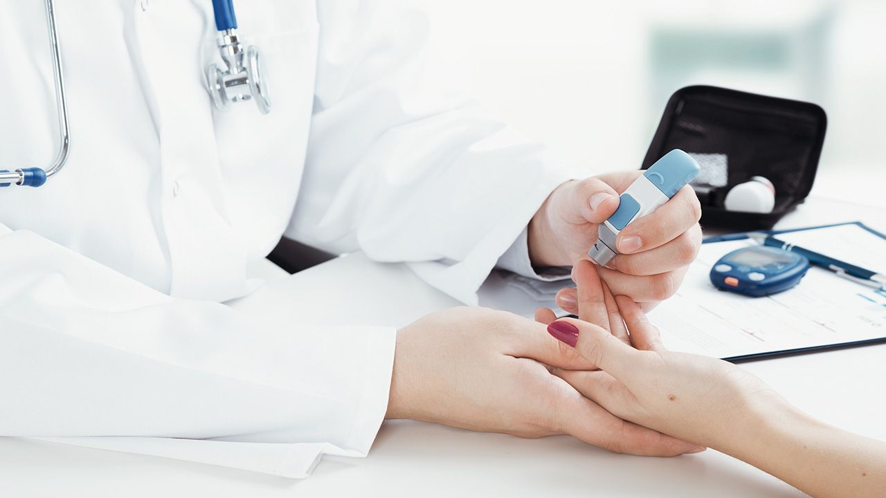 Na cukrzycę typu I, tzw. młodzieńczą i insulinozależną, cierpi ok. 10 proc. wszystkich chorych na cukrzycę (fot. Shutterstock/Proxima Studio) Na cukrzycę typu I, tzw. młodzieńczą i insulinozależną, cierpi ok. 10 proc. wszystkich chorych na cukrzycę (fot. Shutterstock/Proxima Studio)