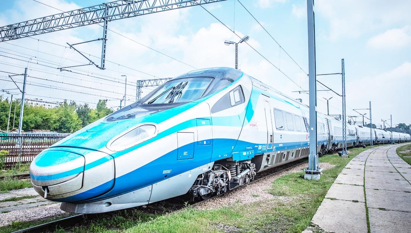 Przez Gdańsk pociągi jeżdżą po jednym torze (fot. Shutterstock)