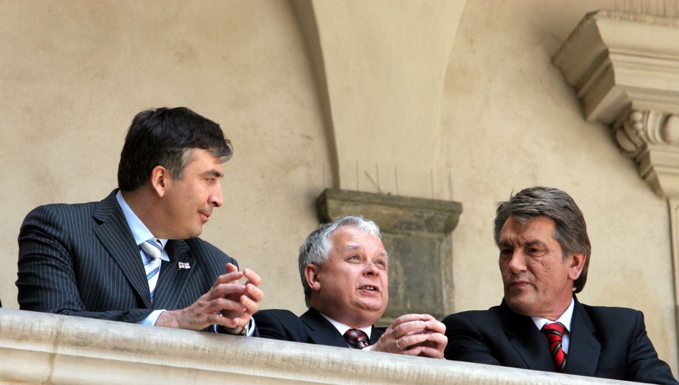 Prezydenci Polski Lech Kaczyński, Ukrainy Wiktor Juszczenko i Gruzji Micheil Saakaszwili podczas szczytu energetycznego w Krakowie, zorganizowanego przez prezydenta Kaczyńskiego (fot. PAP/PIOTR POLAK)