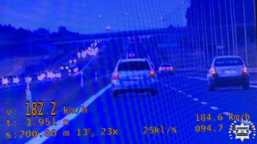 Pędził 182 km/h z dwójką dzieci w samochodzie. Był pijany i nie miał prawa jazdy