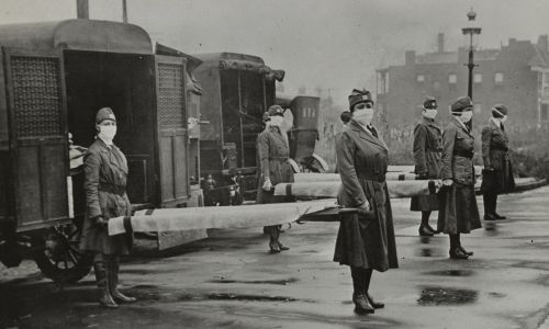 Zmotororyzywany Korpus Czerwonego Krzyża w St. Louis w roku 1918. Fot. Universal History Archive/Universal Images Group via Getty Images
