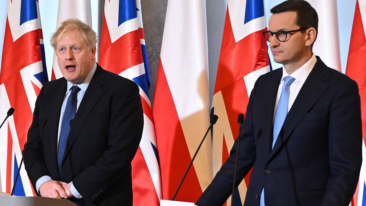 Boris Johnson i Mateusz Morawiecki (fot. arch. PAP/PA)