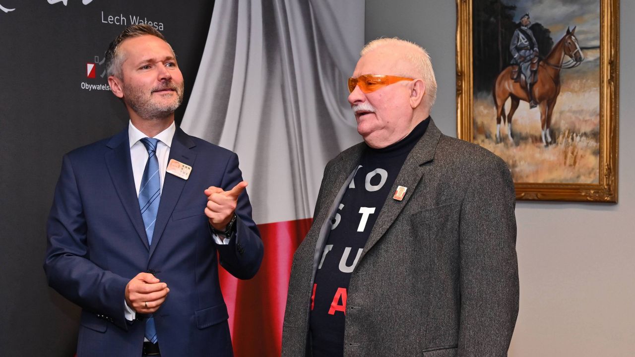 Lech Wałęsa i Jarosław Wałęsa (fot. PAP/Marcin Gadomski)