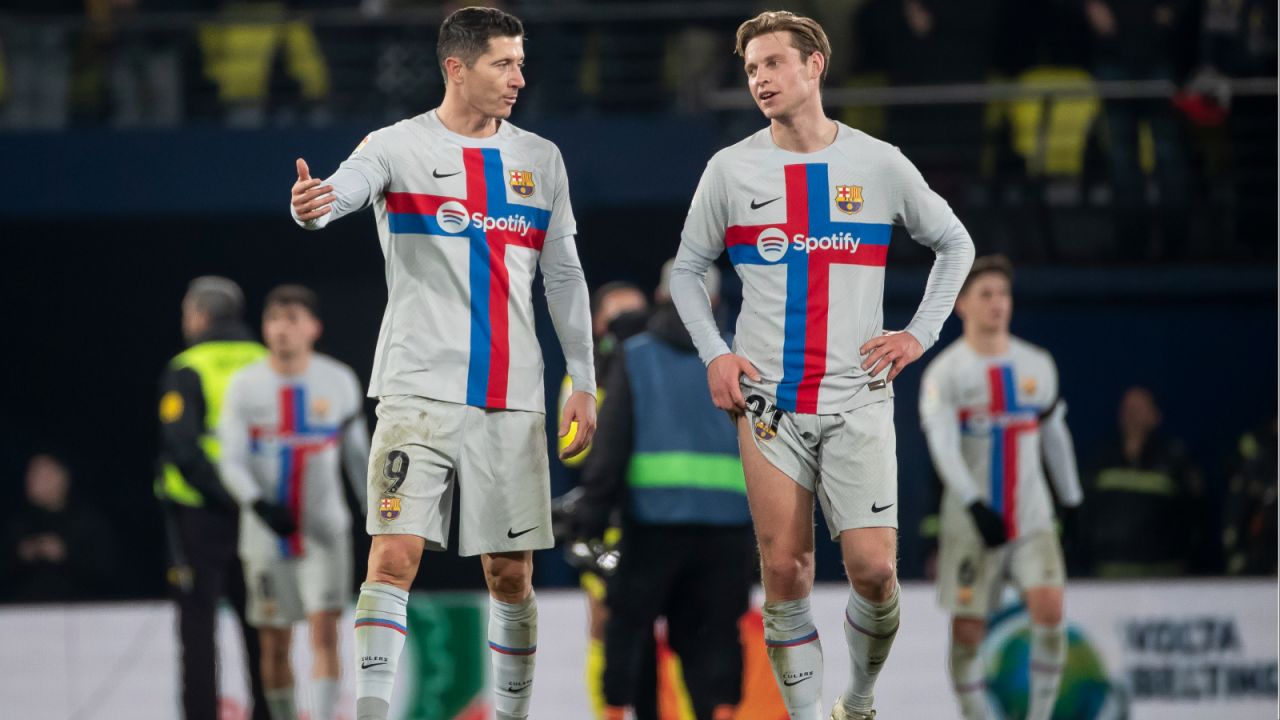 Robert Lewandowski i Frenkie de Jong (fot. Getty Images)