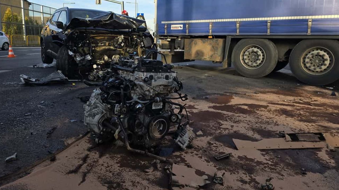 Poważny wypadek w Pszczynie. Z osobówki wyleciał... silnik