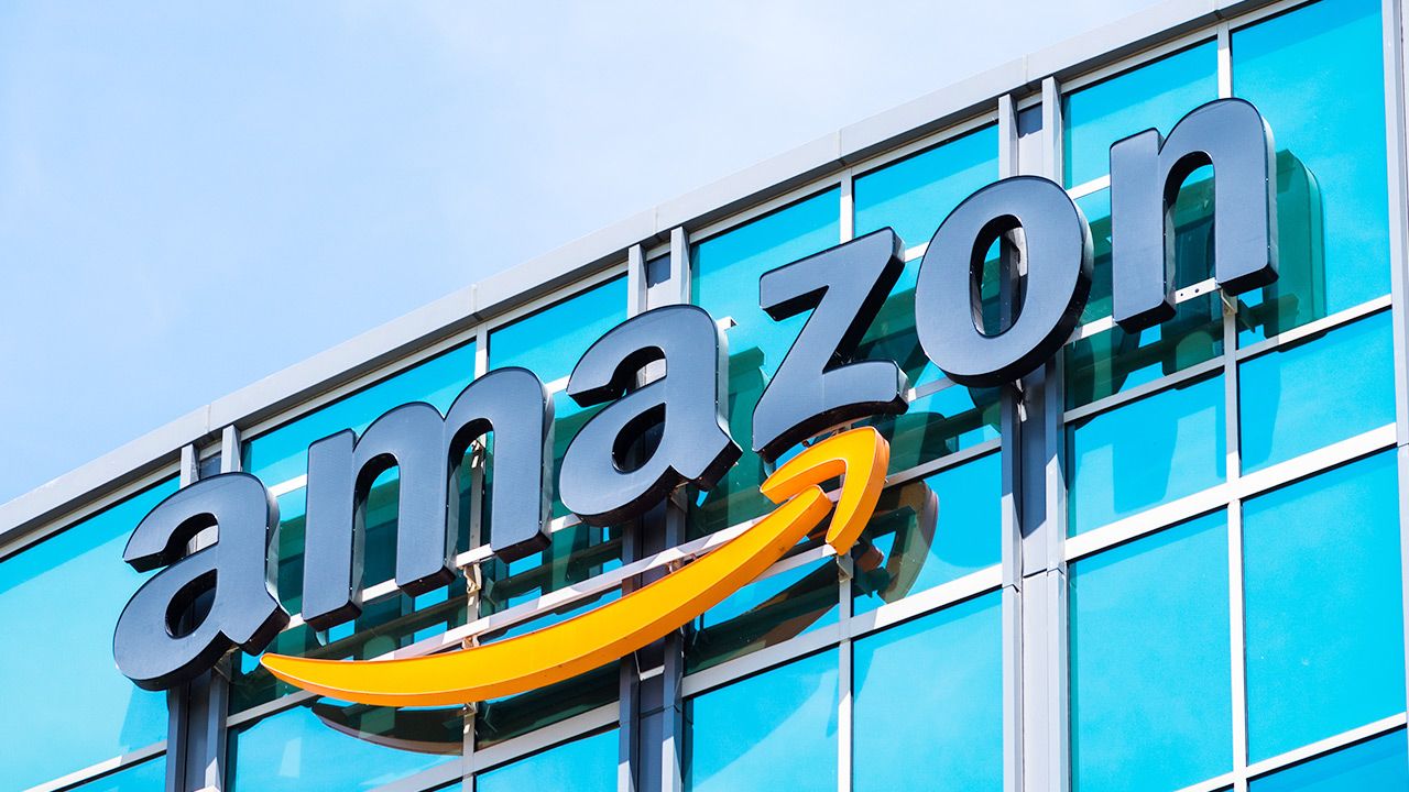 Amazonowi zarzucono cenzurowanie opinii, które nie odzwierciedlają jej liberalnych poglądów (fot. Shutterstock/Sundry Photography) Amazonowi zarzucono cenzurowanie opinii, które nie odzwierciedlają jej liberalnych poglądów (fot. Shutterstock/Sundry Photography)