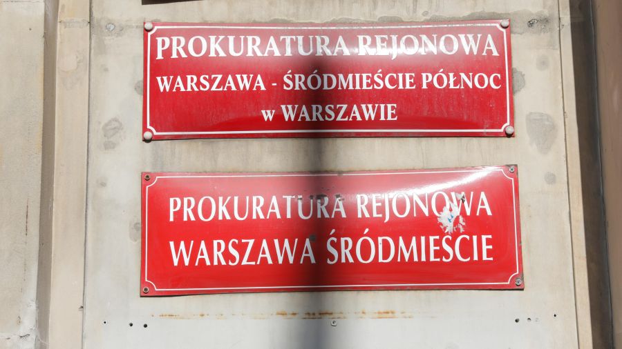 Mieszko R. prowadzony przez policjantów Fot. Tomasz Gzell/PAP