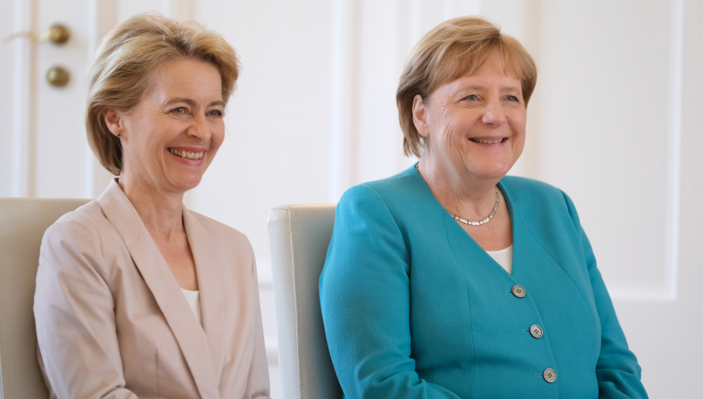 Ursula von der Leyen oraz Angela Merkel (fot. Sean Gallup/Getty Images)
